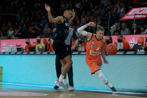 足心理预期 足心理预期