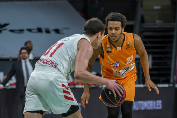 篮板拼抢赢 篮板拼抢赢